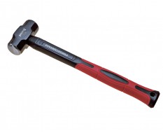 Fäustel 450 g mit rutschfestem Fiberglasstiel.