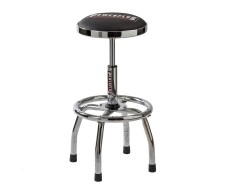 Barhocker mit Powerplustools logo in höhe verstellbar.